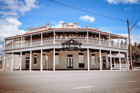 holbrook hotel accommodation